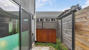 Apartment, 1 Double Bed, Bathtub | Terrace/patio