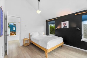 Leilighet, 1 dobbeltseng, badekar | 1 soverom, strykejern/-brett og wi-fi (inkludert)