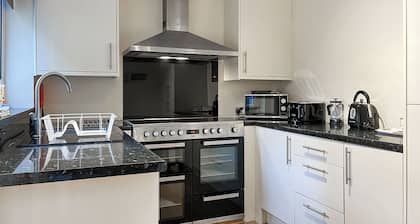 4 bedroom accommodation in Buxton