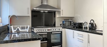 4 bedroom accommodation in Buxton