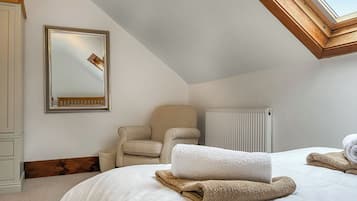 4 bedrooms, free WiFi, bed sheets