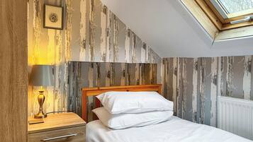 4 bedrooms, free WiFi, bed sheets