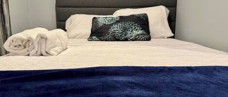 1 chambre, fer et planche à repasser, Wi-Fi, draps fournis