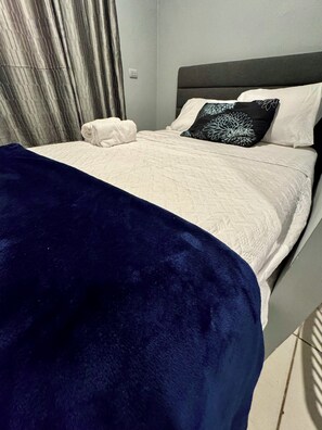 1 chambre, fer et planche à repasser, Wi-Fi, draps fournis