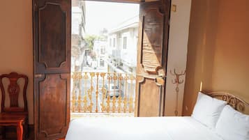 Habitación estándar, 2 camas matrimoniales | Escritorio, wifi gratis y ropa de cama