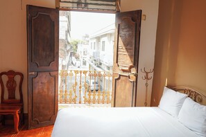 Bureau, Wi-Fi gratuit, draps fournis