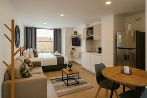 Appartement présidentiel (TF04I) | Décor unique, bureau, rideaux d’obscurcissement