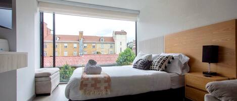 Presidential Apartment (TH01I) | Individually decorated, desk, blackout drapes, iron/ironing board