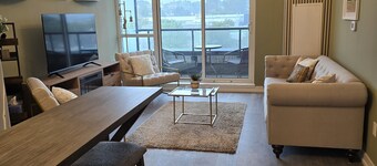 Modern Whitby 3 Bedroom Condo, close to the 401, Trafalgar Castle and Toronto!