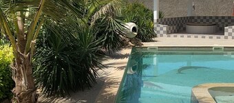 Villa Dolce Vita! Quiet, Private Pool, Family or Friends!