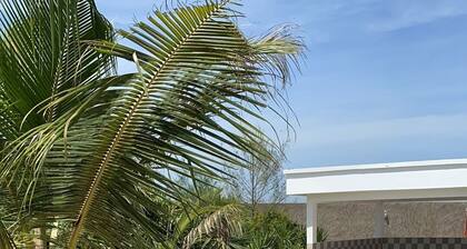 Villa Dolce Vita! Quiet, Private Pool, Family or Friends!