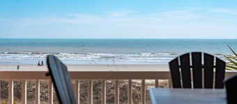 2 Ocean view balconies, Walk to town, Beach access across the street! Summer Wind!