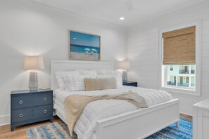 4 habitaciones, tabla de planchar con plancha y cuna de viaje 