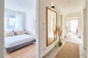 3 makuuhuonetta, silitysrauta/-lauta, ilmainen Wi-Fi, vuodevaatteet