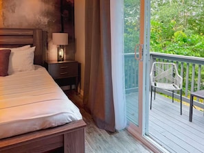 4 bedrooms, iron/ironing board, WiFi, bed sheets - Close to Lake ~ Htub ~ Game Rm ~ FirePit ~ Stunning Design (Madison)