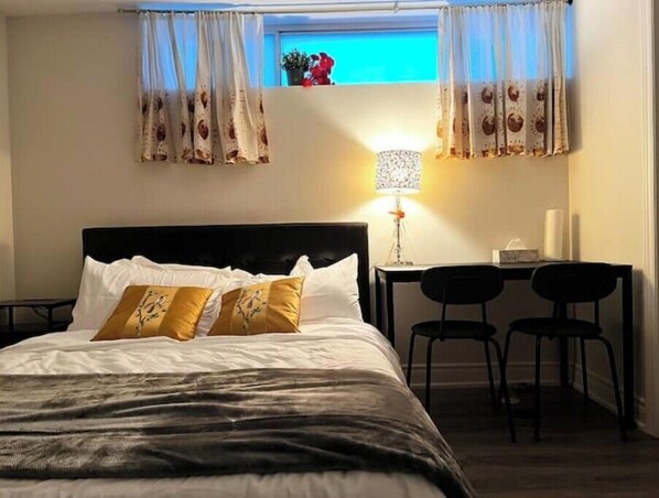 5 bedrooms, WiFi, bed sheets