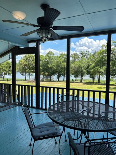 LAKEFRONT LODGE 
Amazing Big Flat Lot, Beach, Boat Dock!
LAKE EUFAULA AL