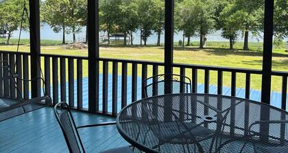 LAKEFRONT LODGE
Amazing Big Flat Lot, Beach, Boat Dock!
LAKE EUFAULA AL