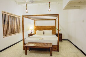 Dobbeltrom – deluxe, hageutsikt | Skrivebord og wi-fi (inkludert)