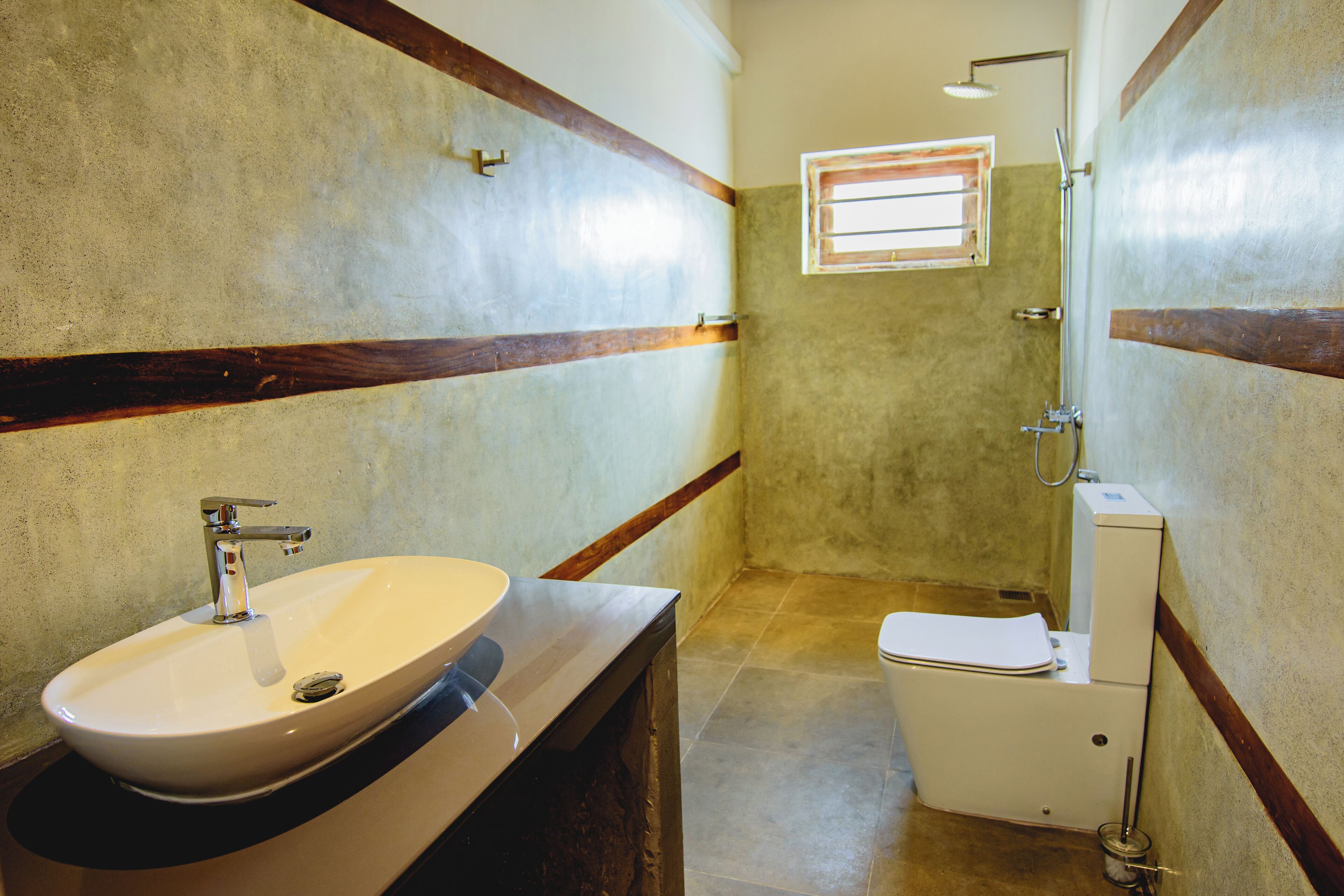 Standard Double Room, Garden View | Bathroom | Shower, hair dryer, slippers, towels