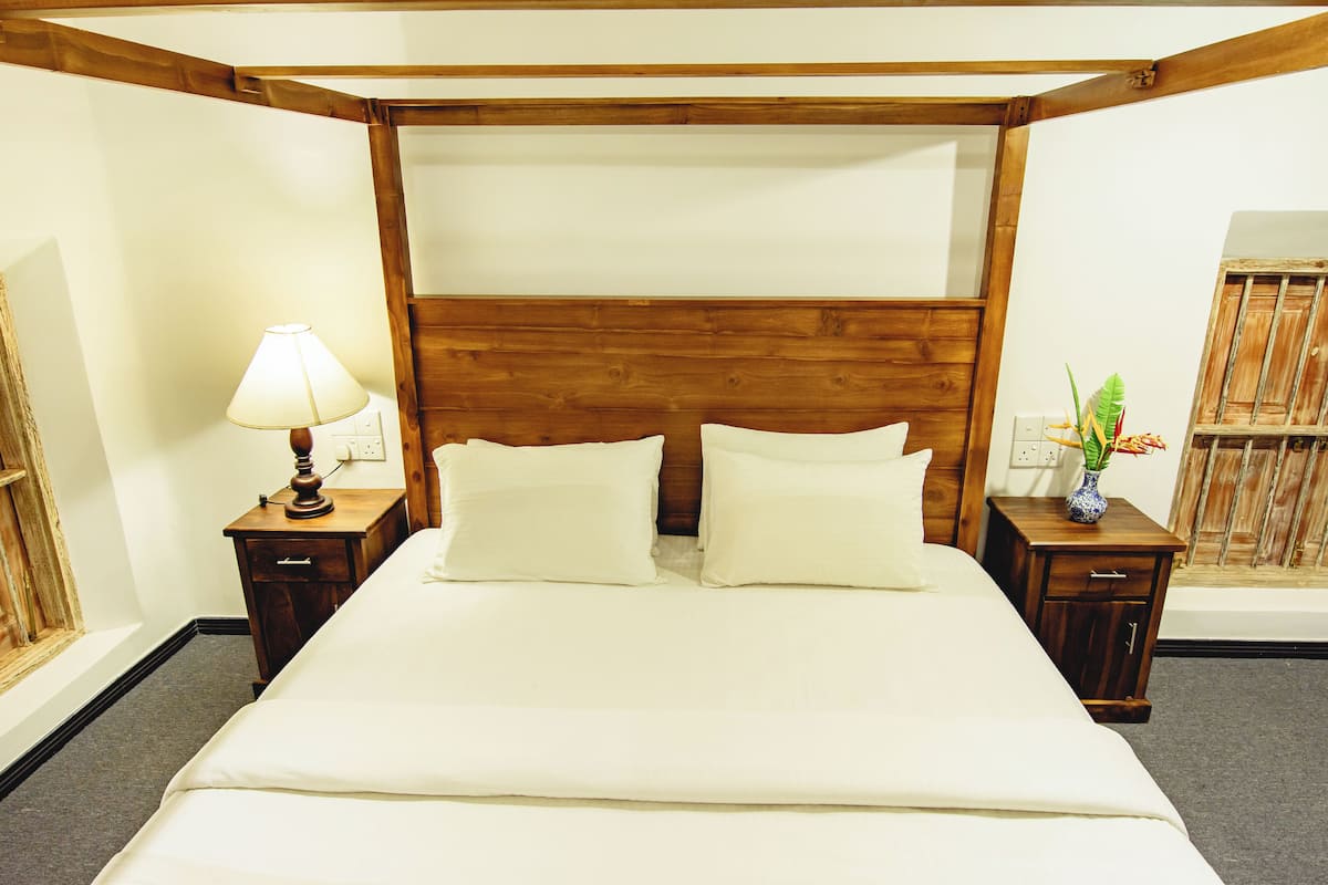 Deluxe Double Room, Partial Ocean View