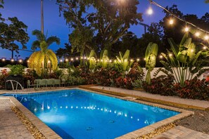 Een verwarmd zwembad