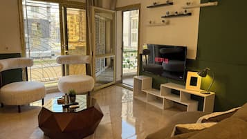 Apartment, 3 Bedrooms, Smoking | Living room