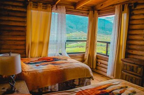3 bedrooms, WiFi, bed sheets - Mirasierra Cabins (presidential 1) (Mesa de las Tablas)