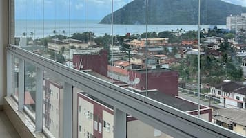 基本公寓, 夏威夷式陽台, 海景 | 起居區 | 平面電視