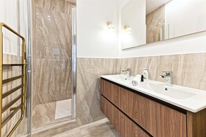 Bathroom - Superb Air-conditioned Flat Galeries Lafayette (Paris)