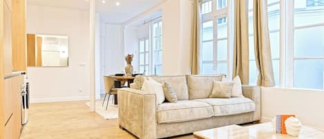 Apartment | Living area