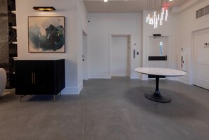 Lift - The 1850 Hotel (Boone)