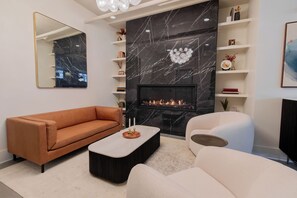 Lobby sitting area - The 1850 Hotel (Boone)