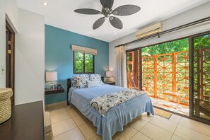 2 bedrooms, WiFi, bed sheets - 2BR, 2.5BTH condo w/ pool steps from the beach! (Provincia de Guanacaste)