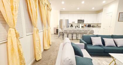 Sequoia Explorer's Retreat in Tulare, 3BDs/ 2.5 Baths, 5mins to Shopping Center