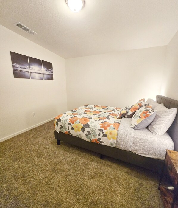 3 間睡房、書桌、熨斗/熨衫板、免費 Wi-Fi