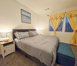 3 bedrooms, desk, iron/ironing board, free WiFi