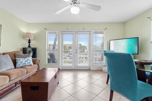 Living area - Grand Caribbean West 215 (Destin)