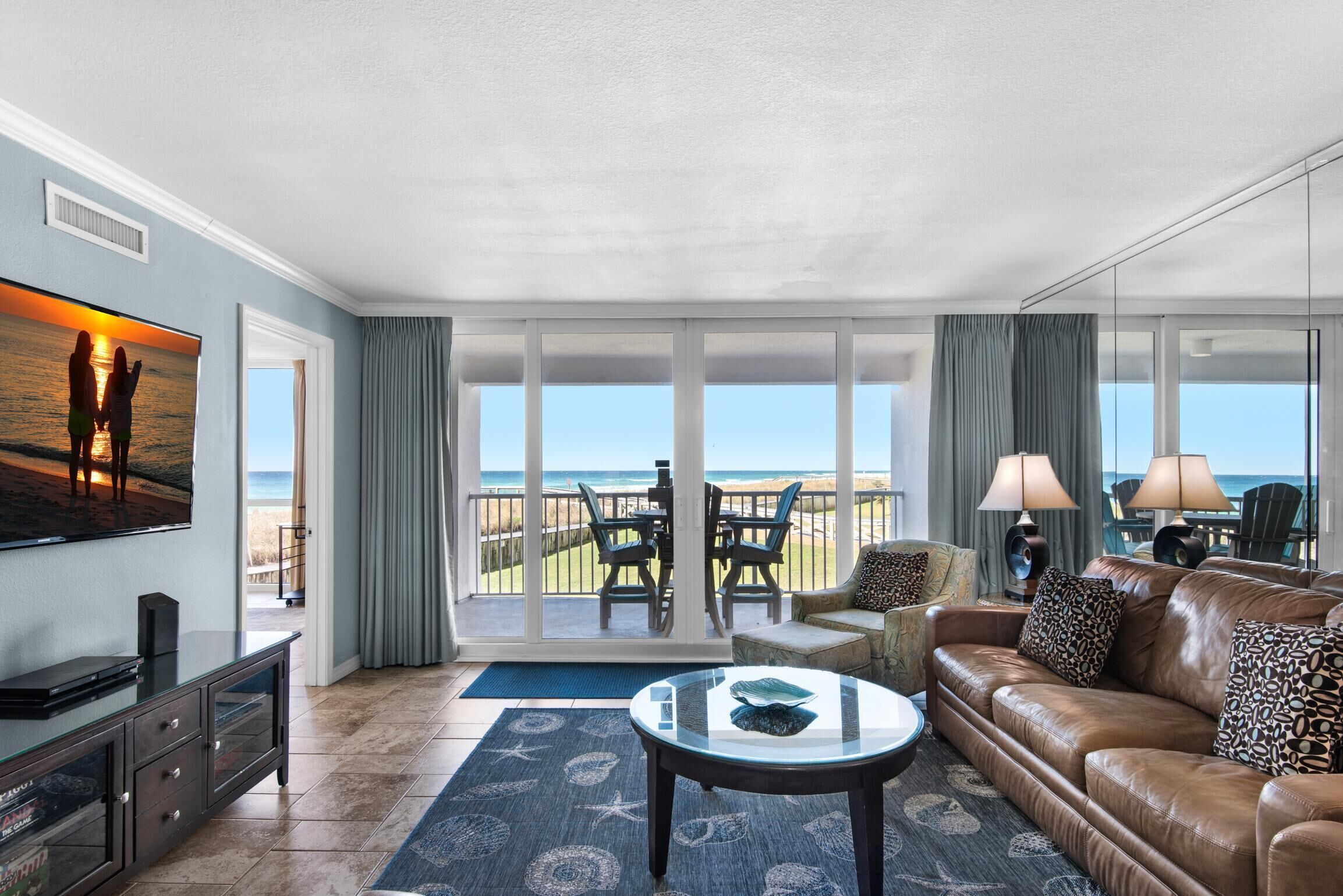 公寓客房, 多張床 (Shoreline Towers 1022) | 起居區