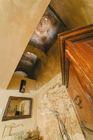 Ducha, artículos de tocador gratuitos, secador de pelo, toallas