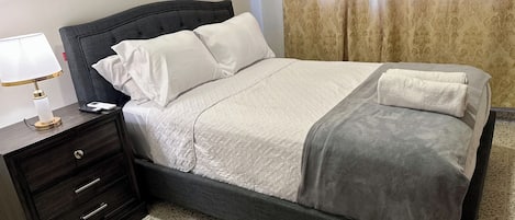 1 habitación, tabla de planchar con plancha, wifi y ropa de cama