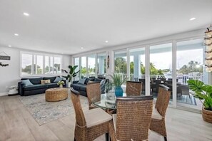 TV - Large Waterfront Escape, Canal Views (Tavernier)