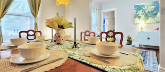 Spacious and cozy home 1 min walk to Kodak Ctr 2bd