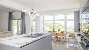 Fridge, microwave, oven, stovetop