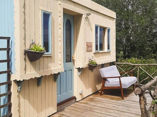 1 bedroom accommodation in Llanybydder, near Lampeter