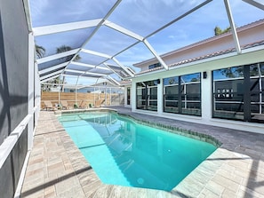 Outdoor pool, a heated pool - Sarasota Retreat with Private Heated Pool + Fire Pit - 5 Min to Siesta Key Beach (Sarasota)