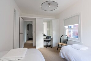 2 bedrooms, iron/ironing board, free WiFi, bed sheets