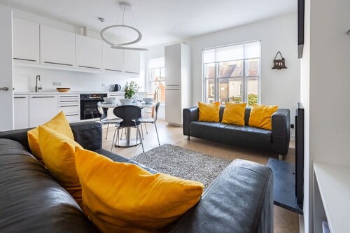 Swift Host | Park Lane | 2 Bed | Great Location