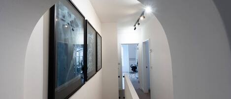 المنشأة من الداخل