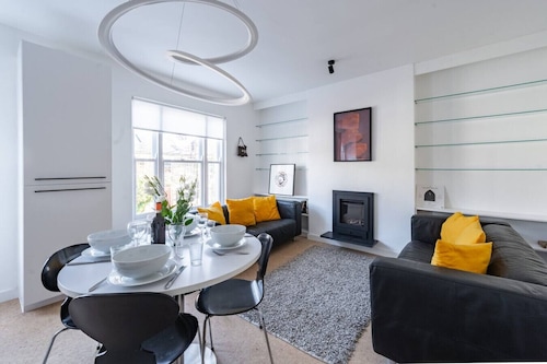 Swift Host | Park Lane | 2 Bed | Great Location